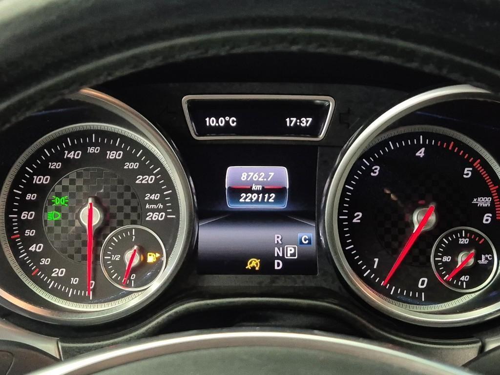 Mercedes Benz GLE Class - Vista 6