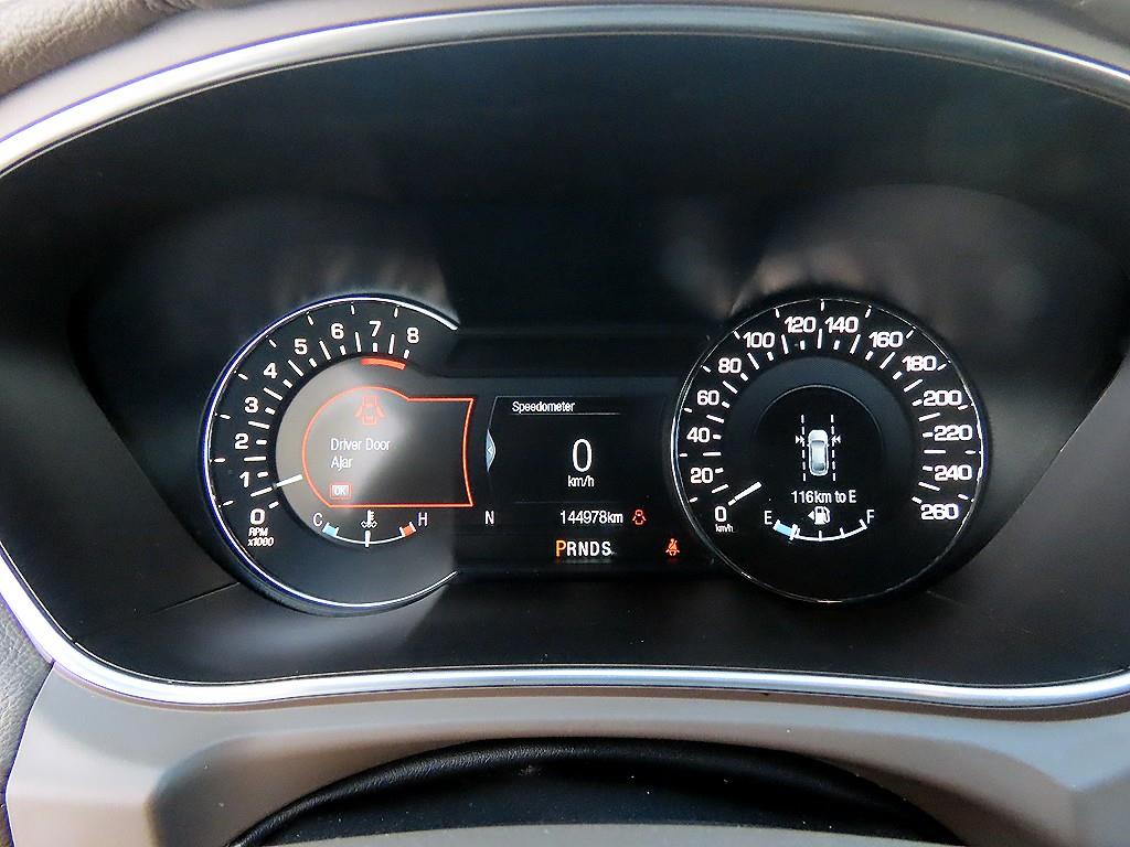 Lincoln MKX - Vista 9