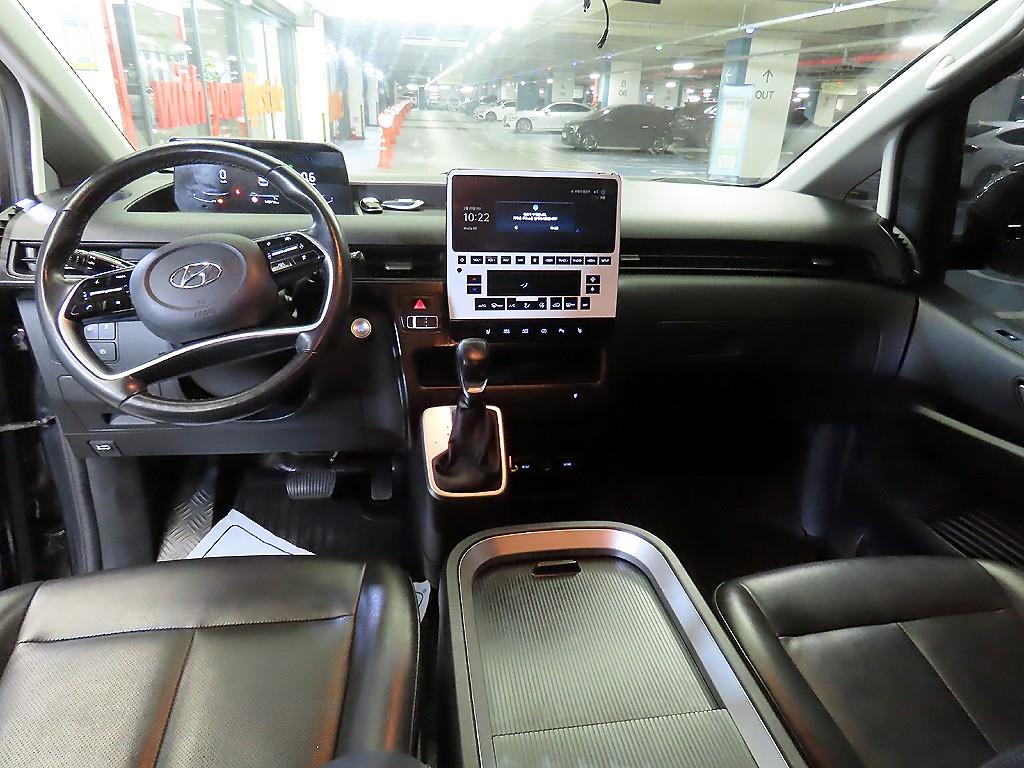 HYUNDAI Staria - Vista 10