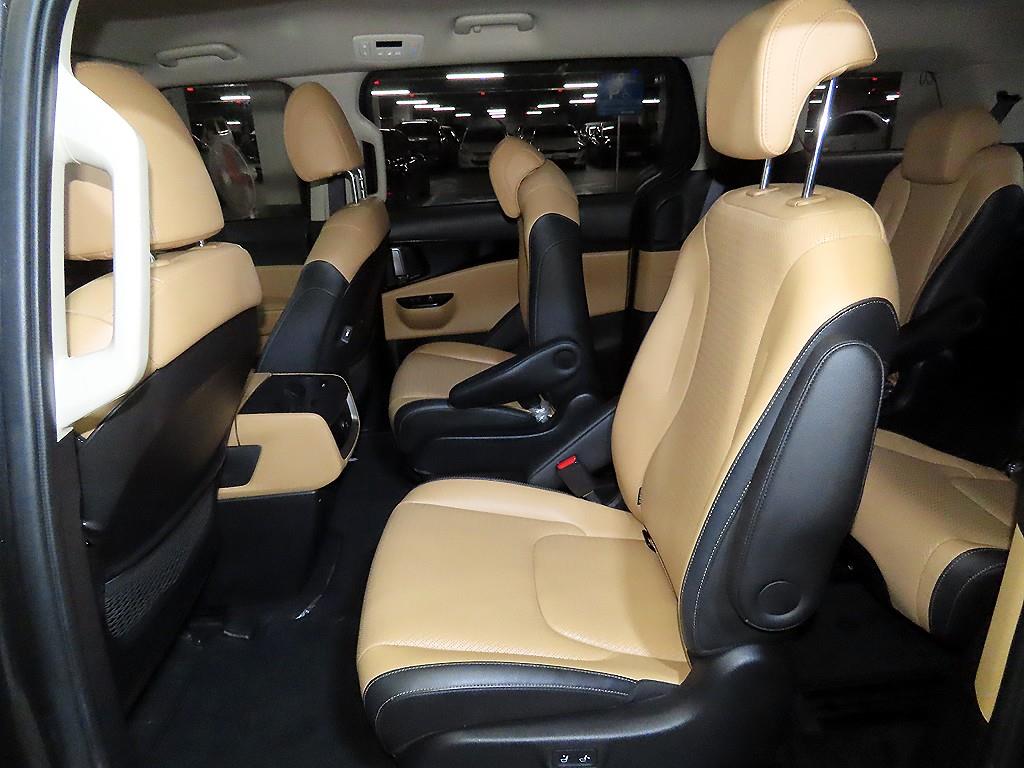 KIA Carnival - Vista 7
