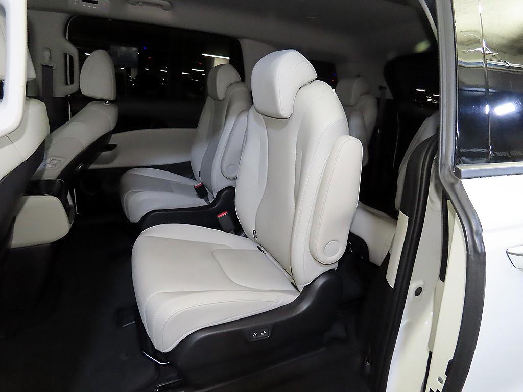 KIA Carnival 2023 the color of pearl - Importación desde Corea - HF Imports Iquique - Foto 13