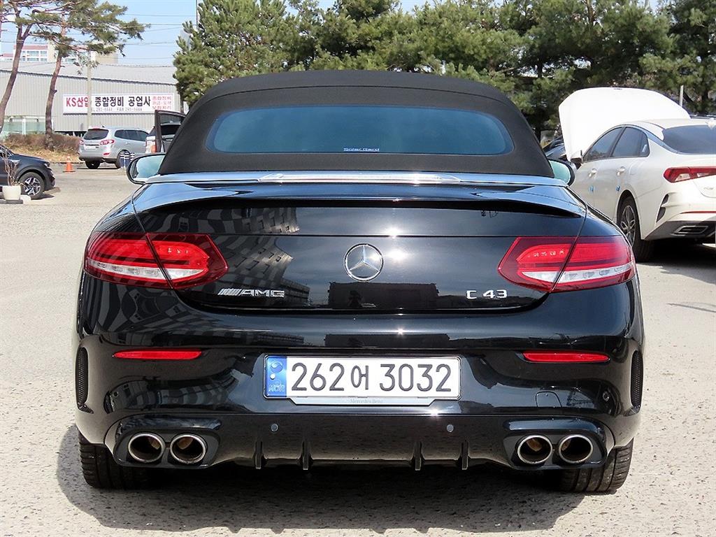 Mercedes Benz C Class - Vista 4