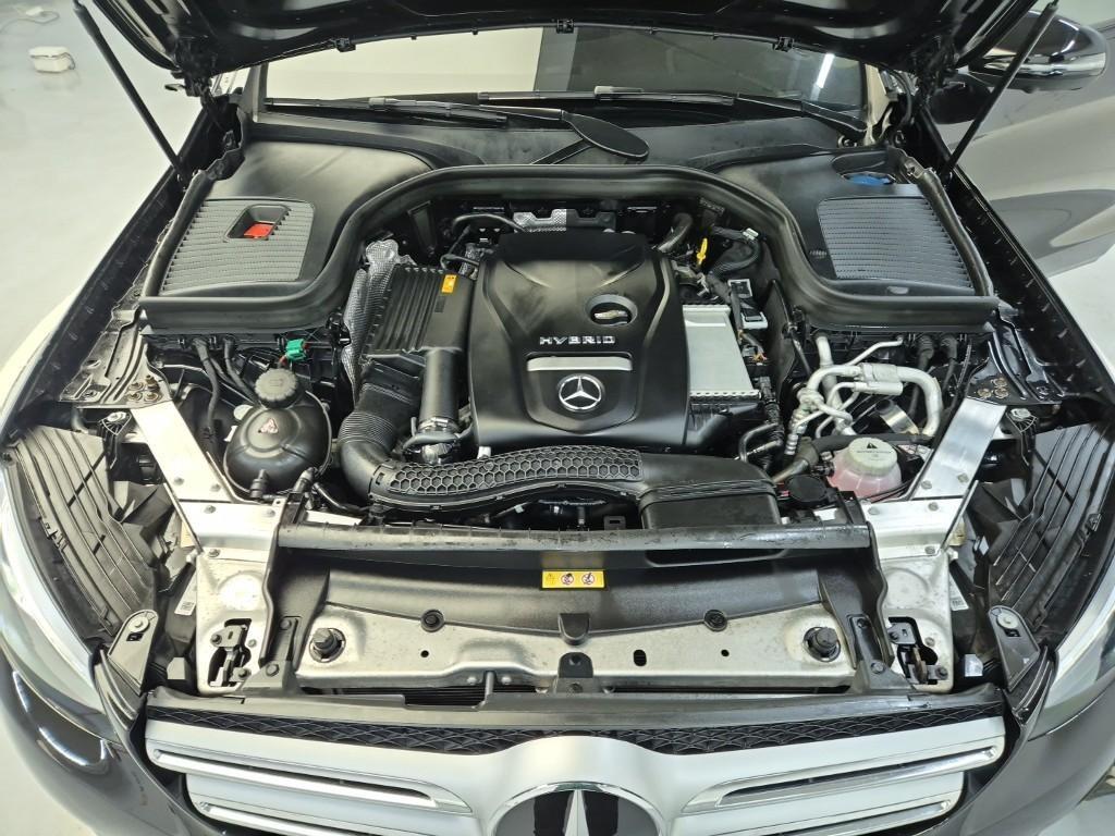 Mercedes Benz GLC Class - Vista 6