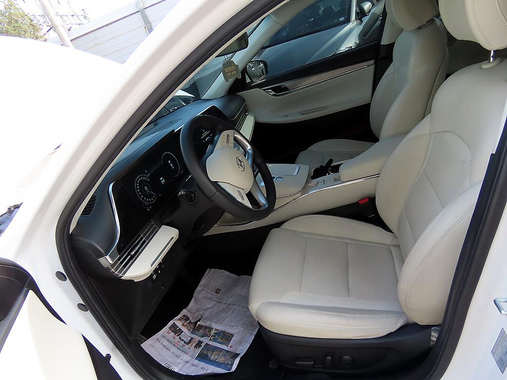 HYUNDAI Grandeur - Vista 5