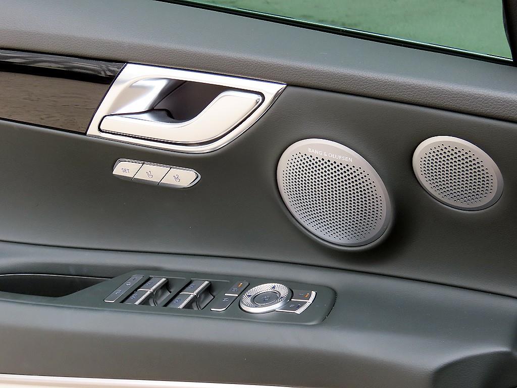 Genesis GV80 - Vista 11