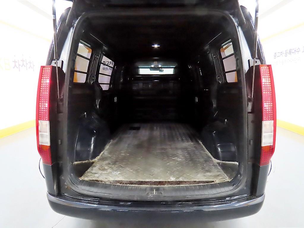 HYUNDAI Staria 2023 Negro - Importación desde Corea - HF Imports Iquique - Foto 18