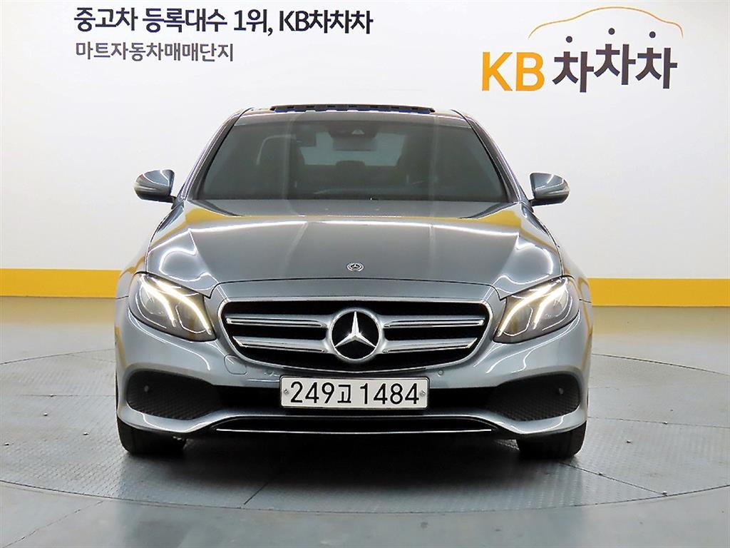 Mercedes Benz E class 2019 Gris - Importación desde Corea - HF Imports Iquique - Foto 1
