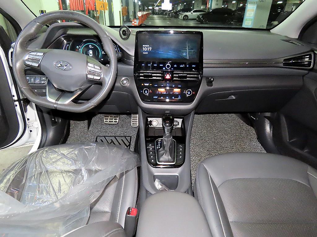 HYUNDAI Ioniq - Vista 10