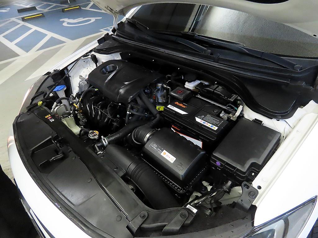 HYUNDAI Avante 2018 Blanco - Importación desde Corea - HF Imports Iquique - Foto 17