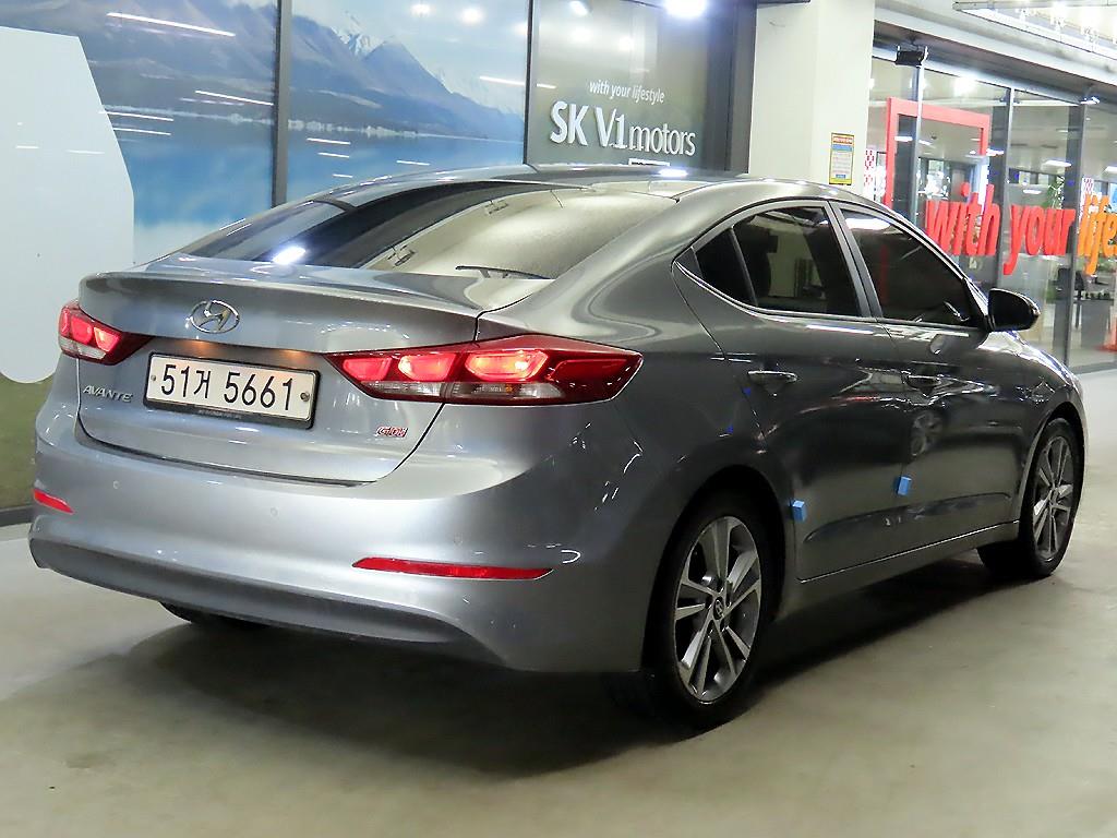 HYUNDAI Avante - Vista 4