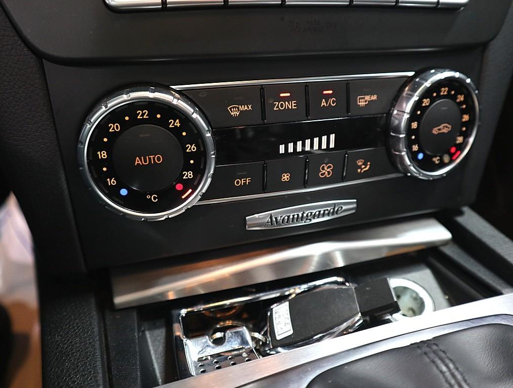 Mercedes Benz C Class 2012 Gris - Importación desde Corea - HF Imports Iquique - Foto 13