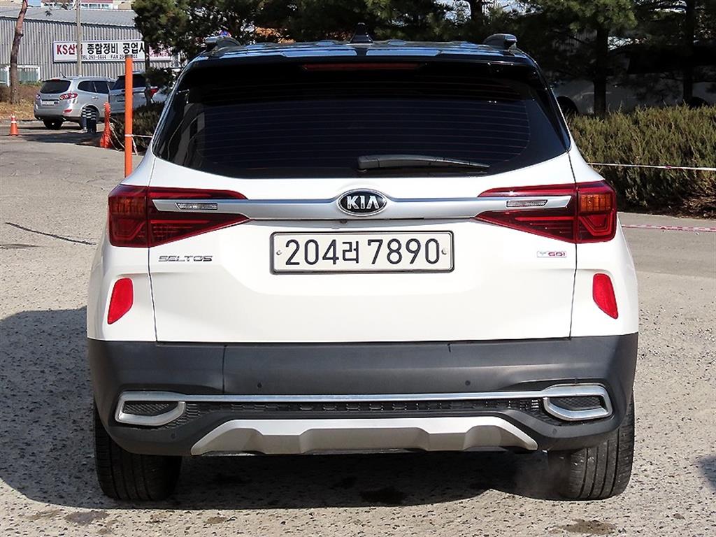 KIA Seltos - Vista 4