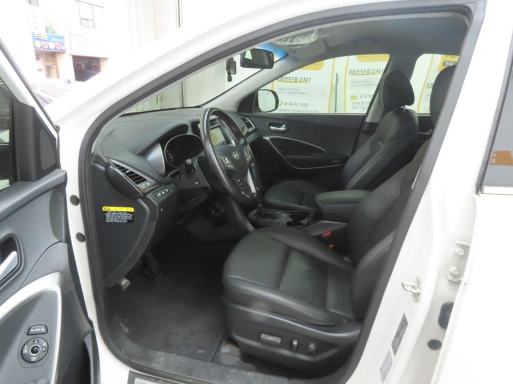 HYUNDAI Santa Fe - Vista 5