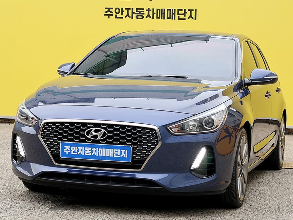 HYUNDAI i30 - Vista 3