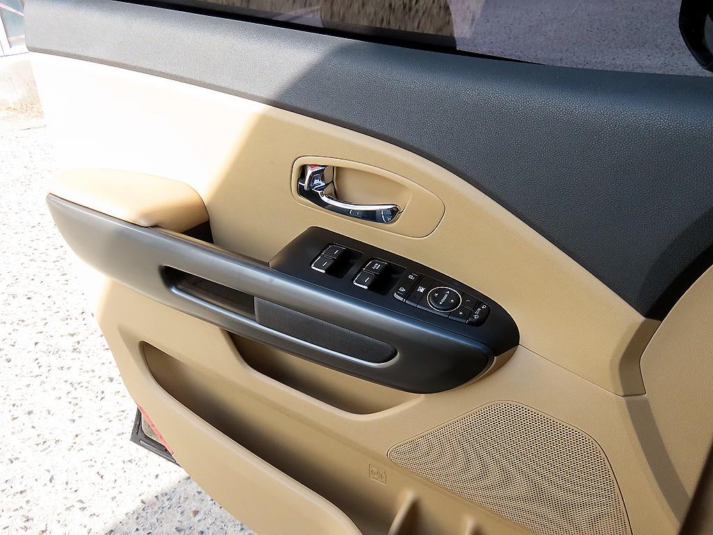 KIA Carnival - Vista 12