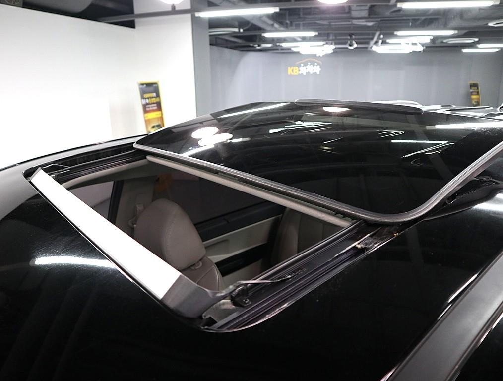 KIA Carnival - Vista 7