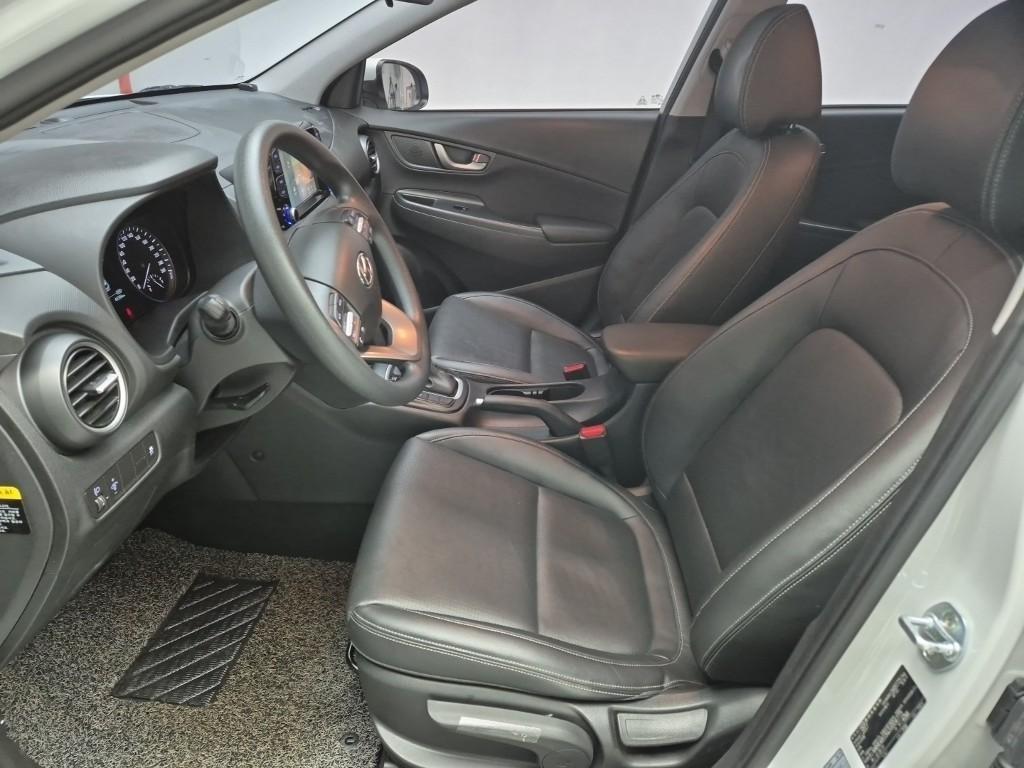 HYUNDAI Kona - Vista 11