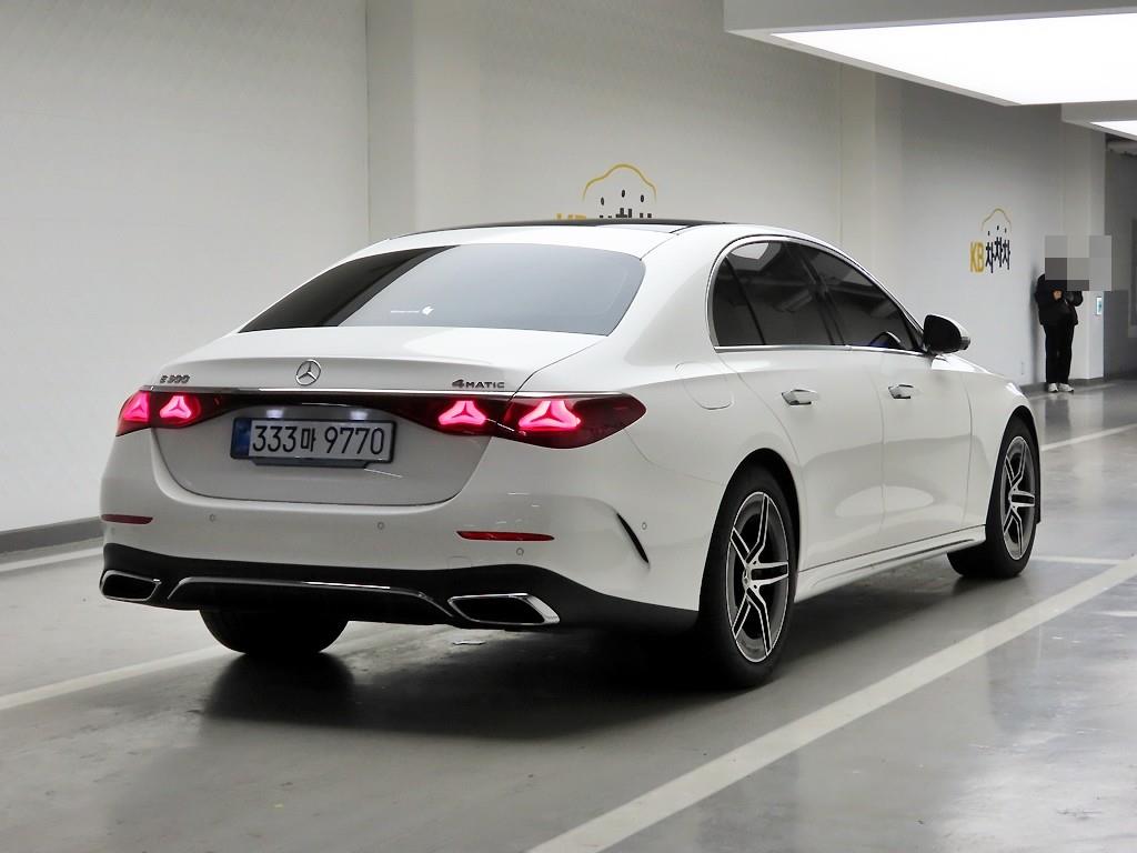 Mercedes Benz E class - Vista 4