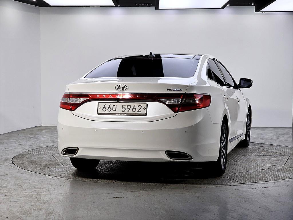 HYUNDAI Grandeur - Vista 3