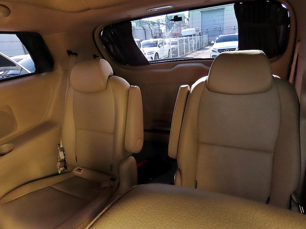 KIA Carnival - Vista 7