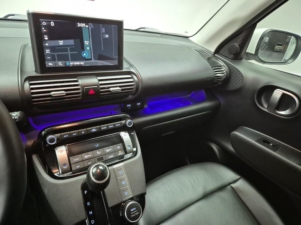 HYUNDAI Casper - Vista 10