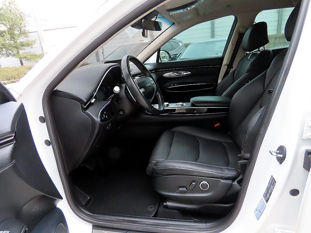 Genesis GV70 - Vista 5