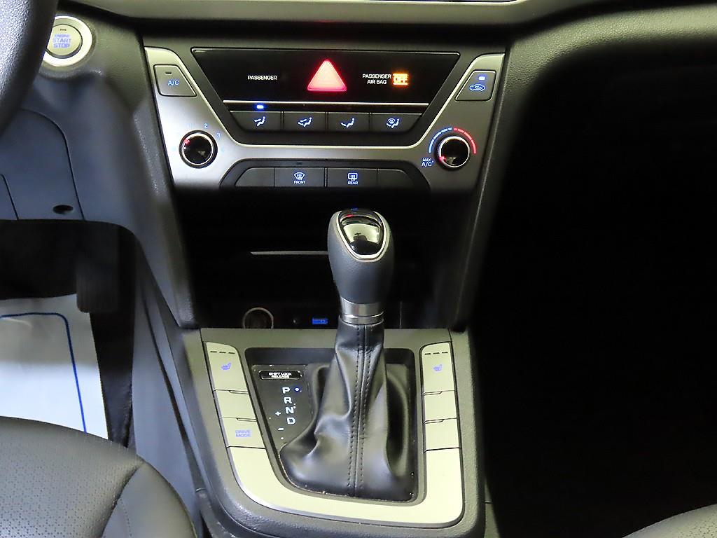 HYUNDAI Avante - Vista 12