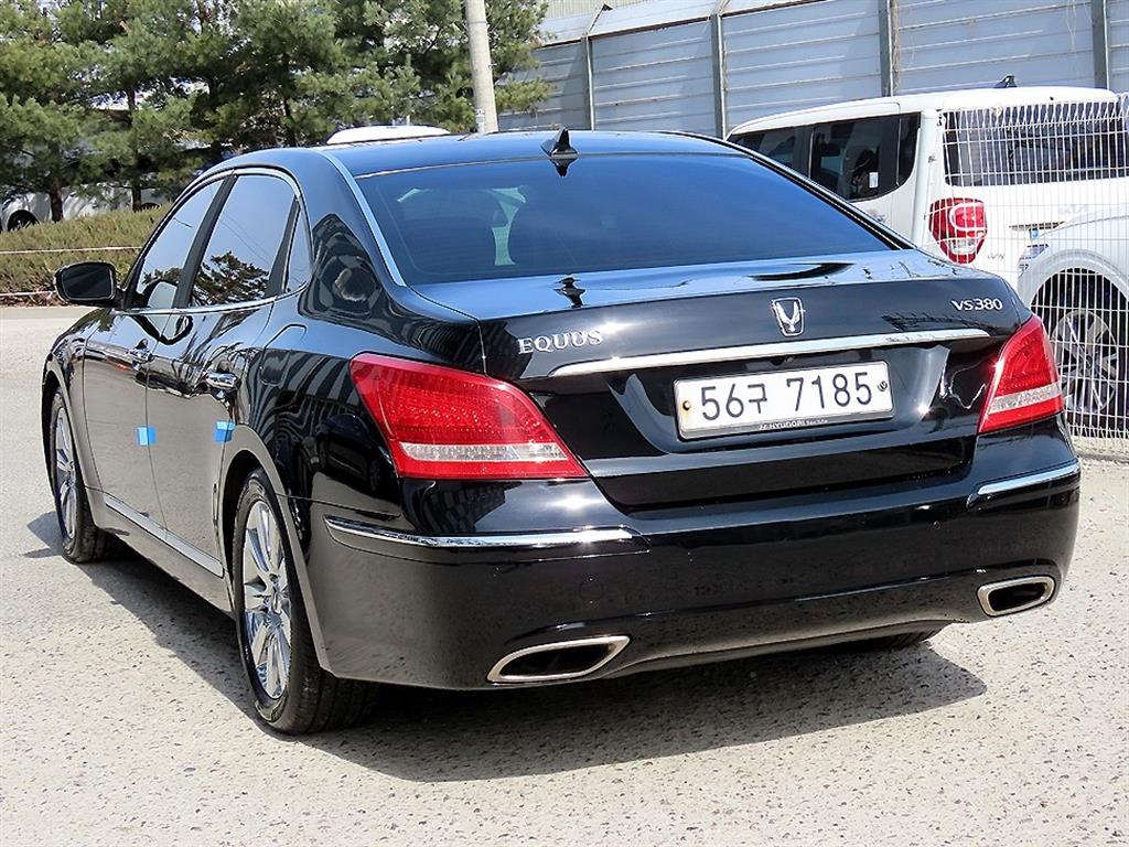 HYUNDAI Equus - Vista 3