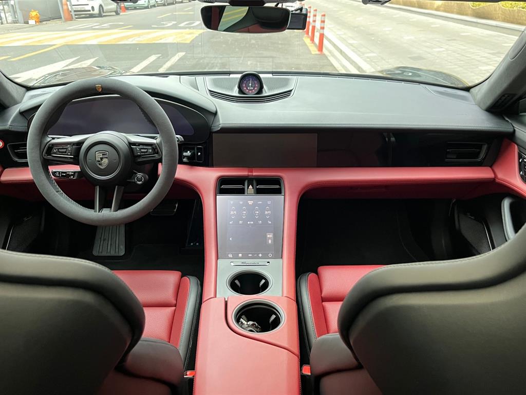 Porsche Taycan - Vista 9