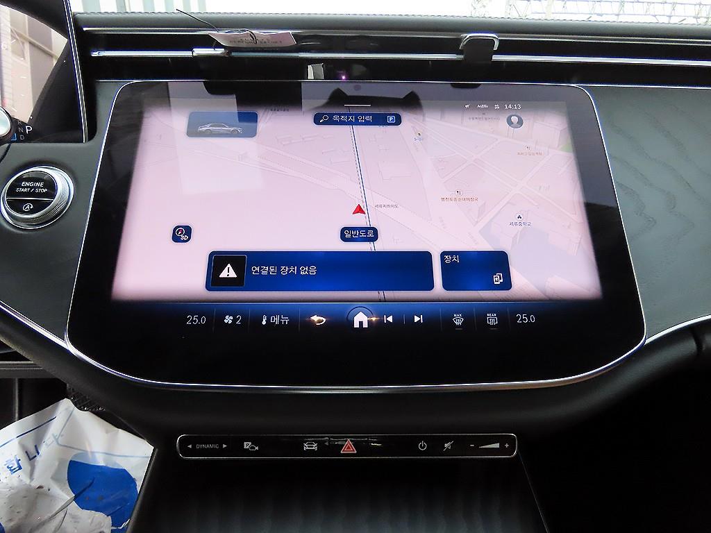 Mercedes Benz E class - Vista 12