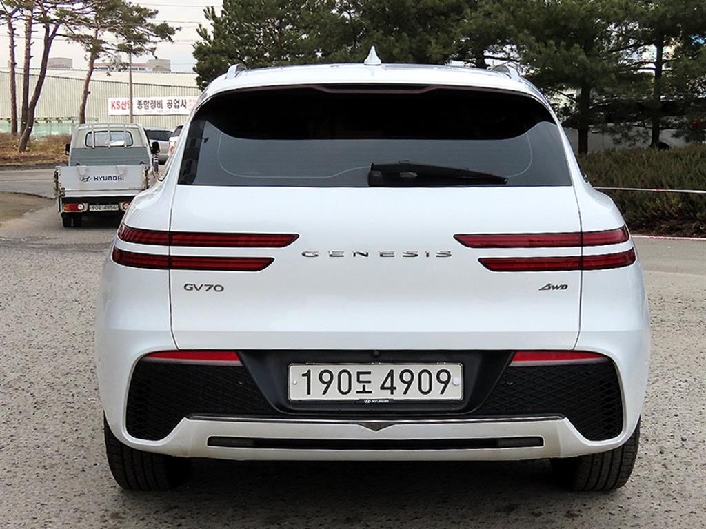 Genesis GV70 - Vista 4