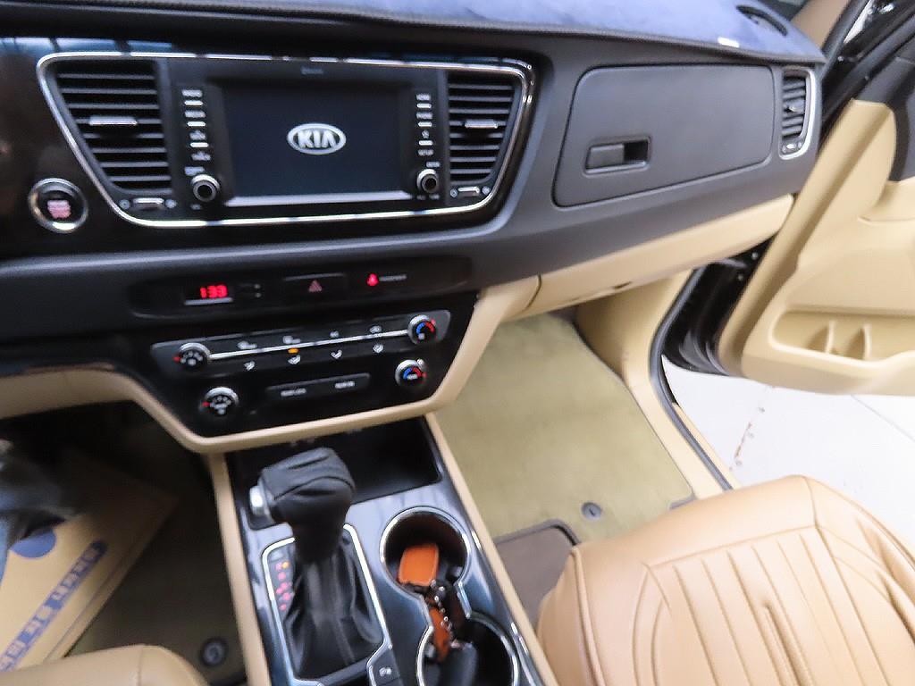 KIA Carnival 2019 Negro - Importación desde Corea - HF Imports Iquique - Foto 7