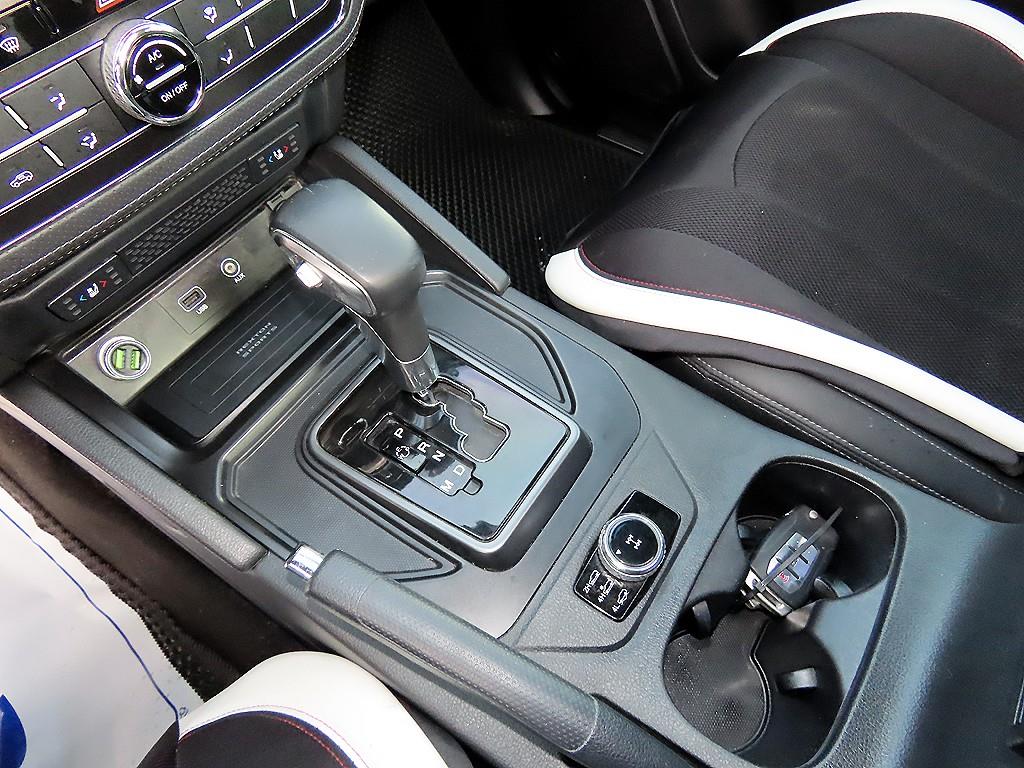 Ssangyong Rexton - Vista 10