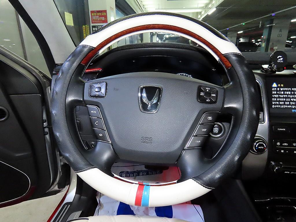 HYUNDAI Equus - Vista 8