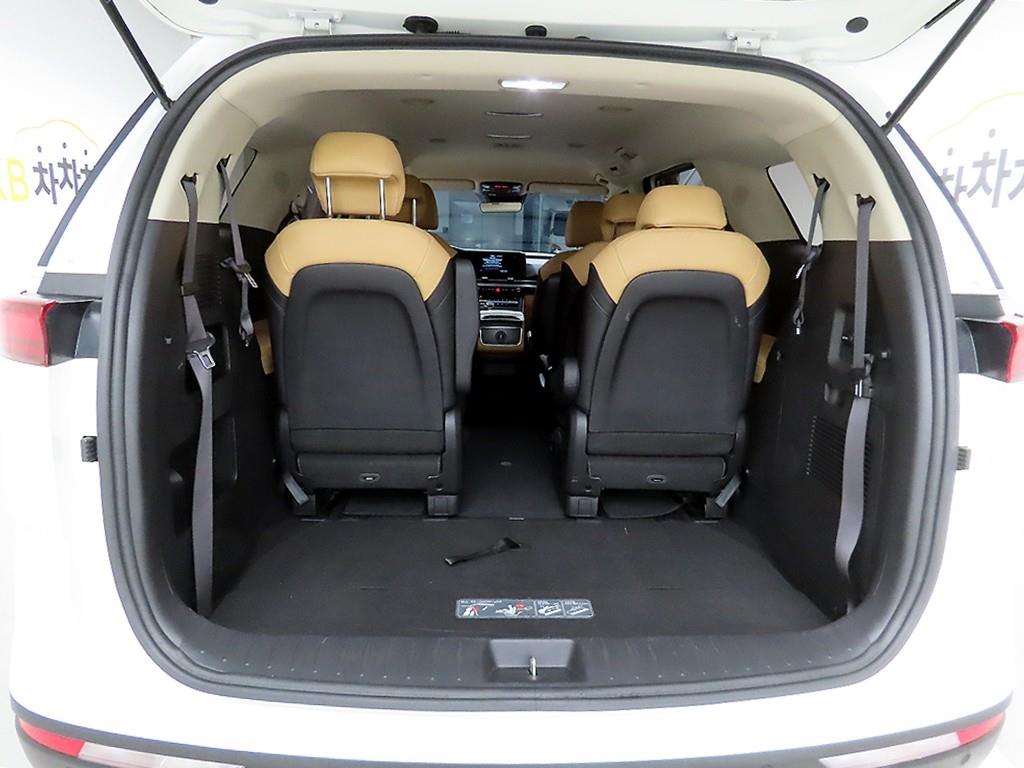 KIA Carnival - Vista 5