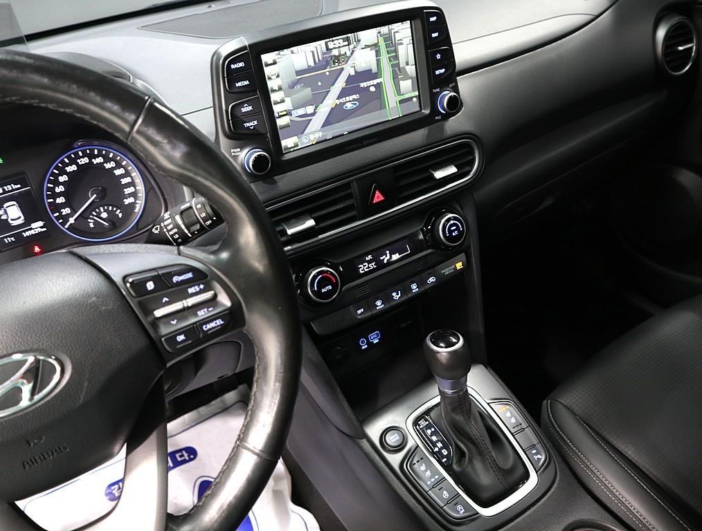 HYUNDAI Kona - Vista 9