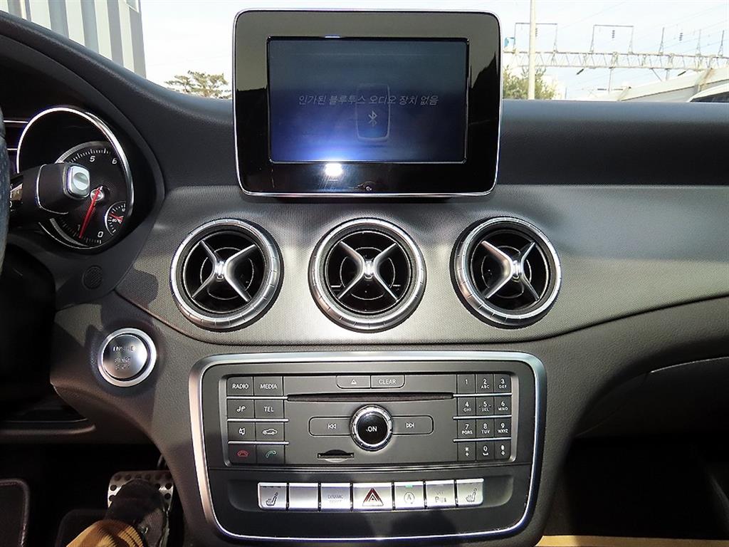 Mercedes Benz CLA Class 2018 Blanco - Importación desde Corea - HF Imports Iquique - Foto 13