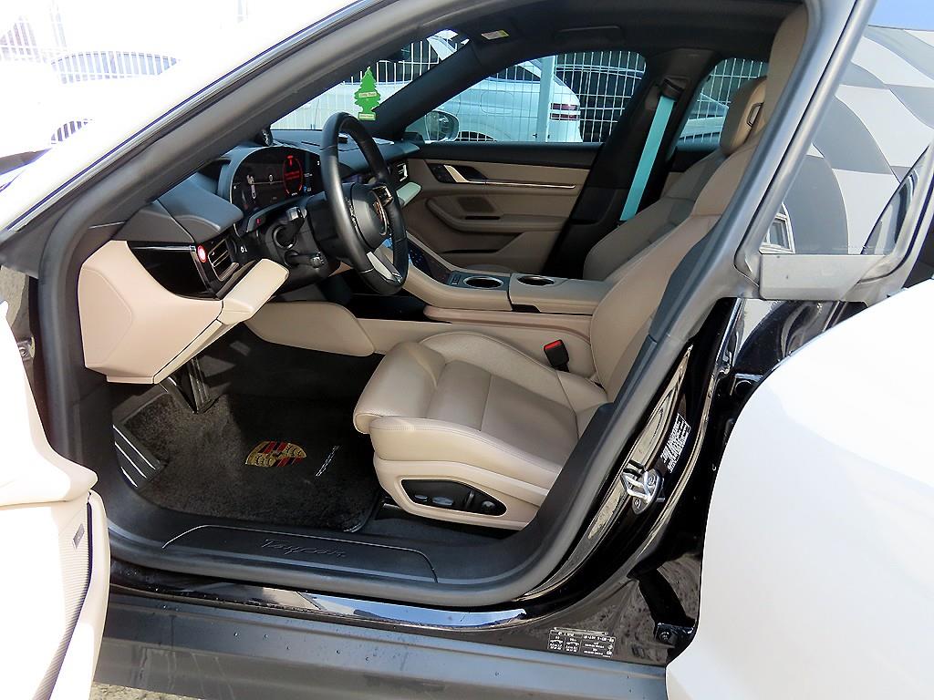 Porsche Taycan - Vista 5