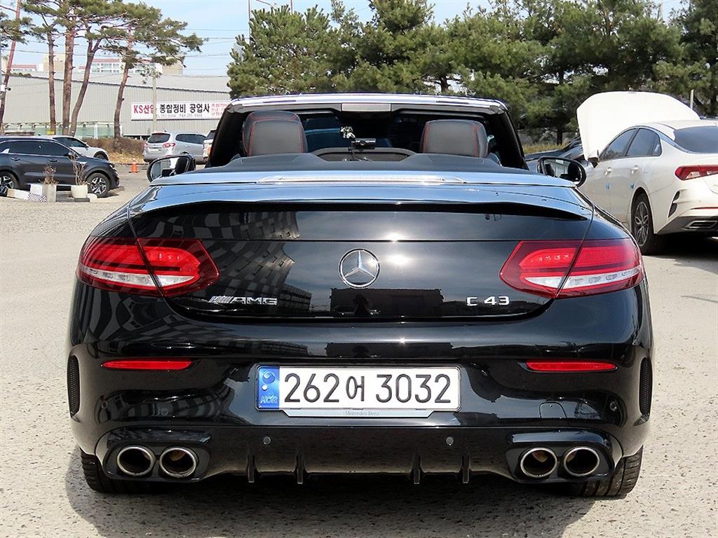 Mercedes Benz C Class - Vista 8