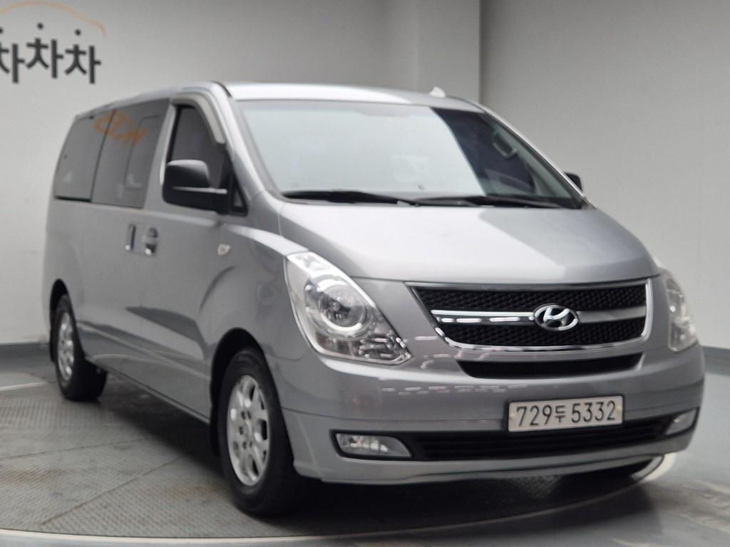 HYUNDAI Starex - Vista 2