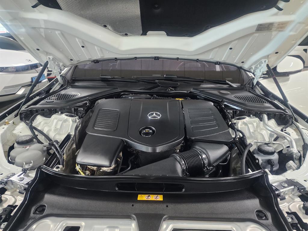 Mercedes Benz E class - Vista 9