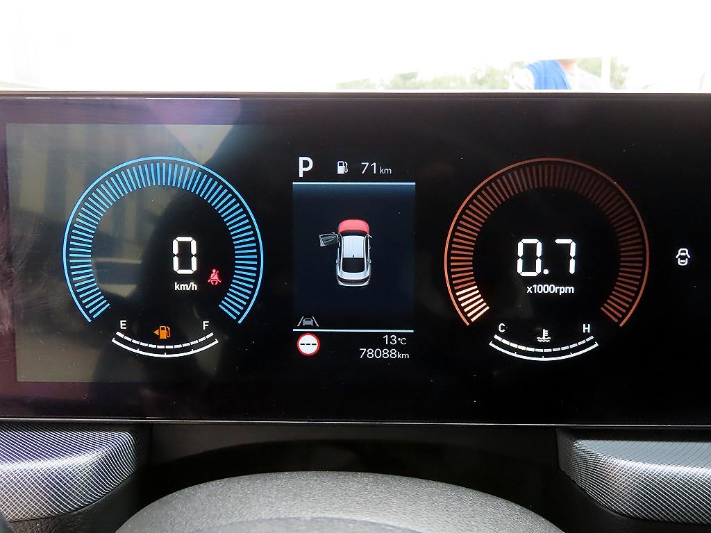 HYUNDAI Sonata - Vista 9