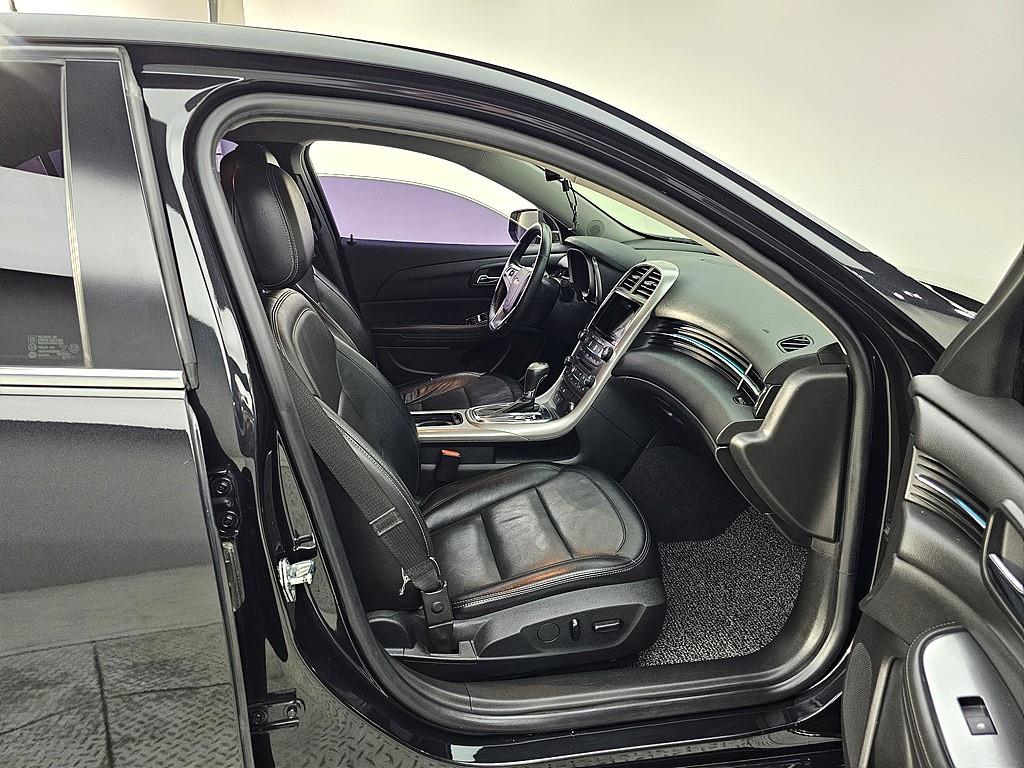 Chevrolet Malibu - Vista 10