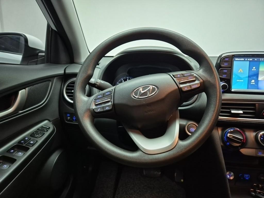 HYUNDAI Kona - Vista 9