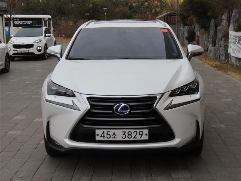 Lexus NX