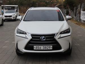 Lexus NX - Vista 2