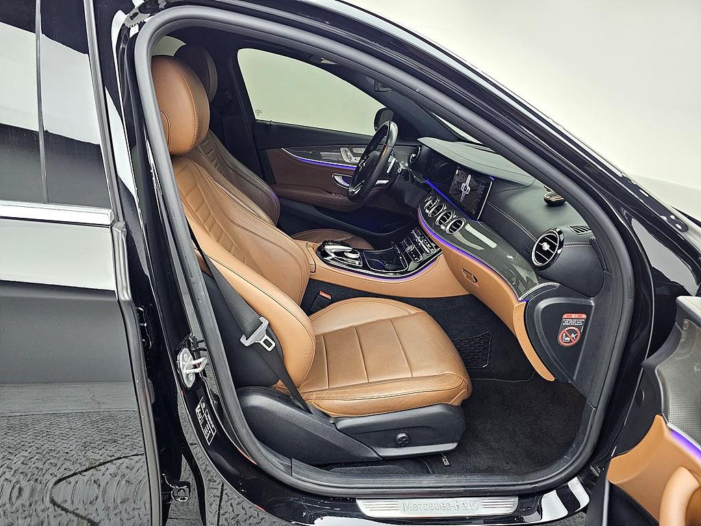 Mercedes Benz E class - Vista 11