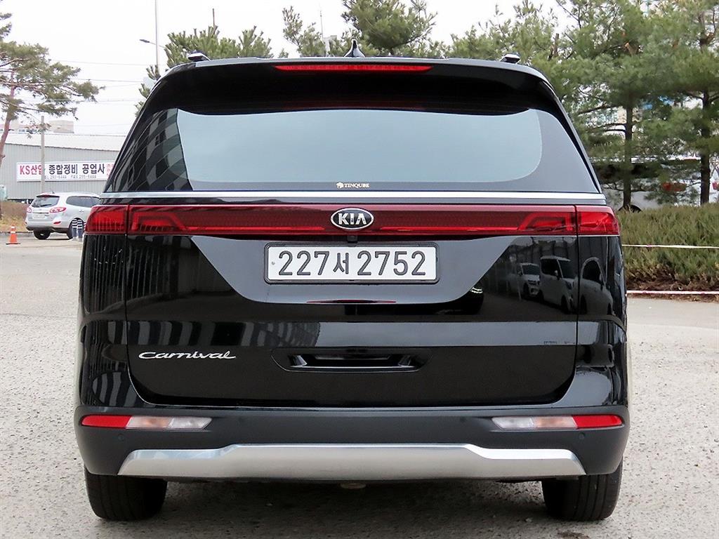 KIA Carnival - Vista 4