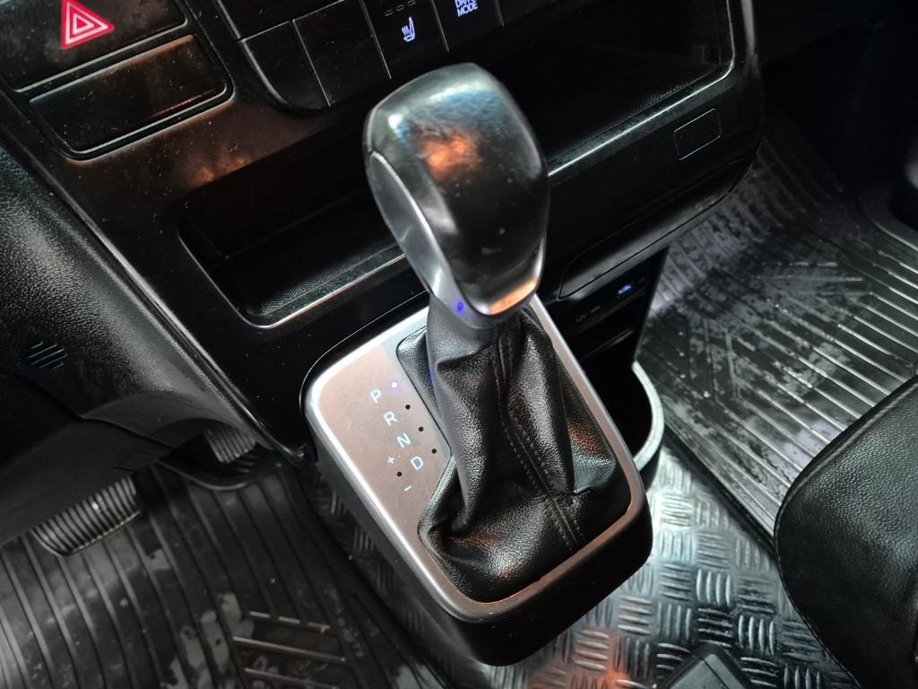 HYUNDAI Staria - Vista 8