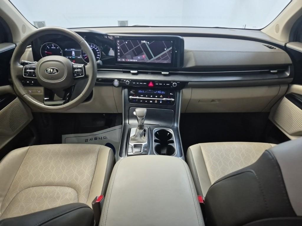 KIA Carnival - Vista 7